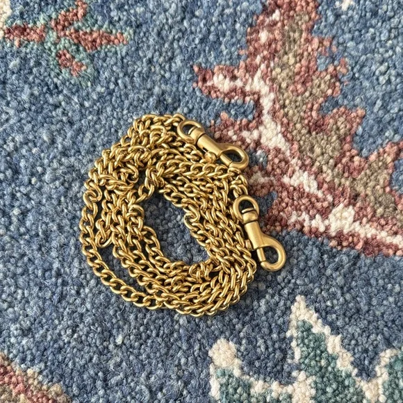 Coach Black Quilted Leather Crossbody Bag with Gold 'C' Accent - Picture 3 of 5